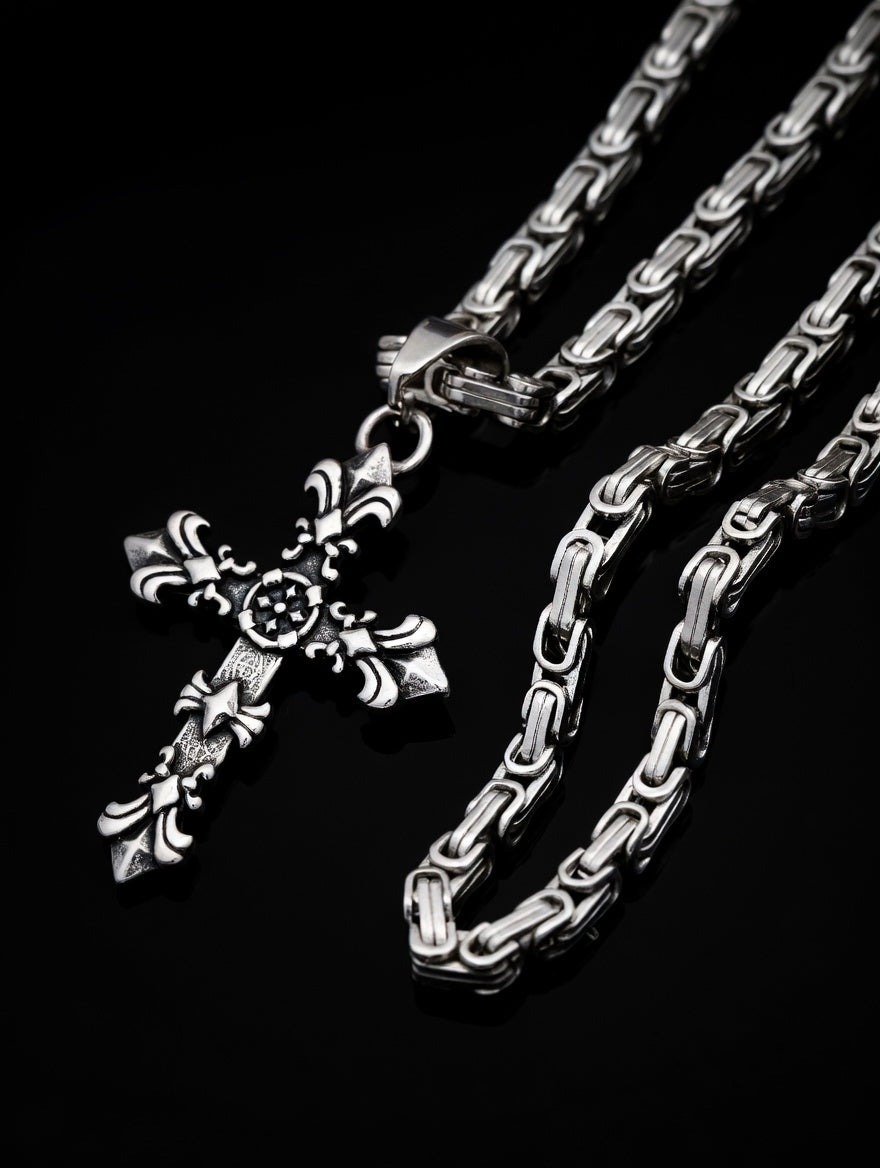 Collana con ciondolo a croce