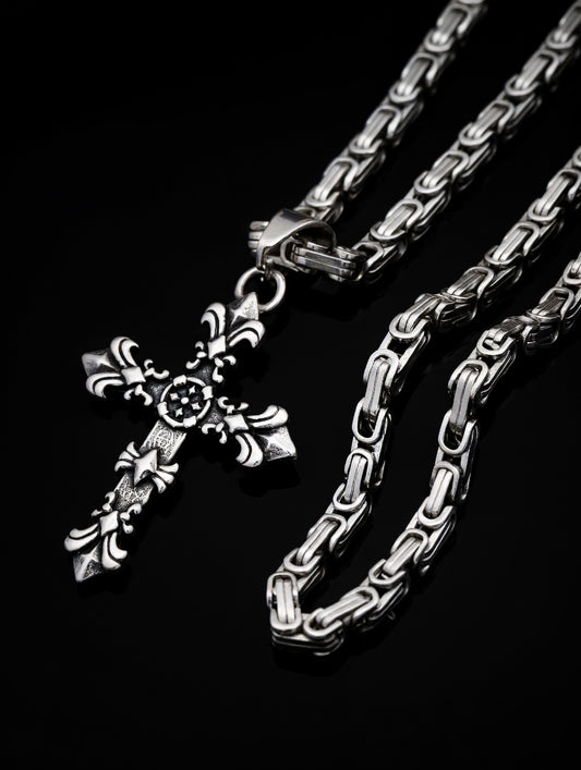 Collana con ciondolo a croce